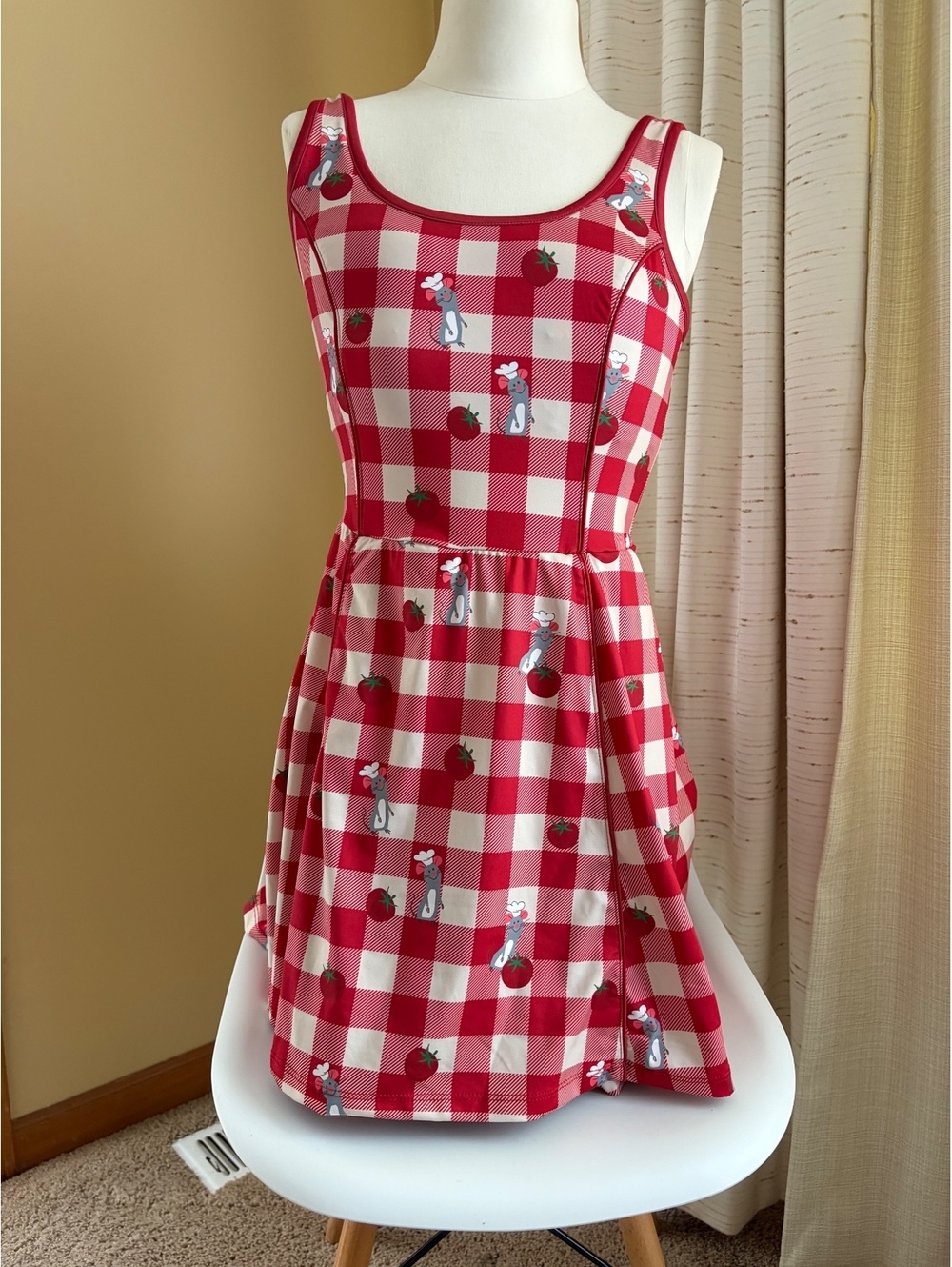 NWT Chef Remy Athletic Dress Ratatouille Her Universe Red white M MEDIUM
